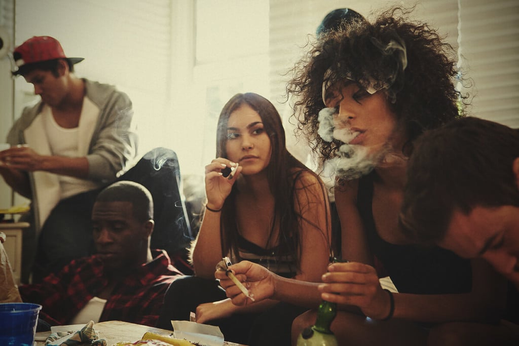 Pasivní Kouření Marihuany: Projeví Se Při Testu Na Drogy?